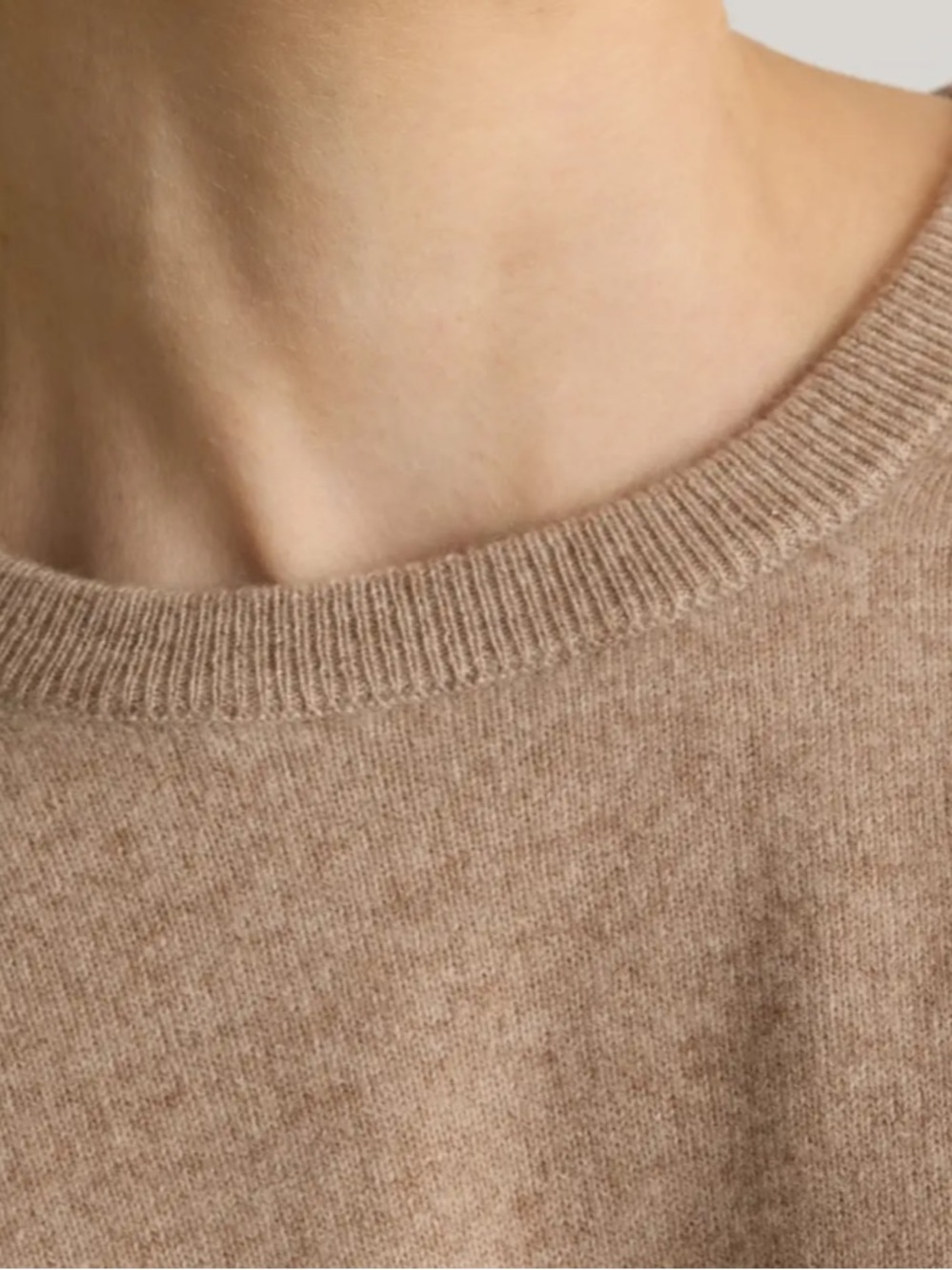 Quince Women’s Mongolian Cashmere Crewneck Sweater Oatmeal Small S Flawed - Picture 3 of 10